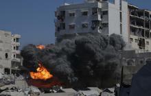 FOTO: Detik-Detik Rudal Israel Hantam Gedung Bertingkat di Gaza, Warga Tetap Bertahan di Tengah Gempuran