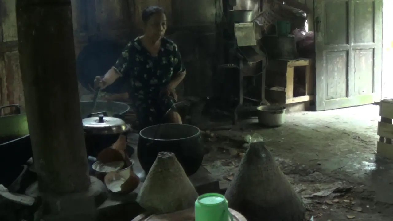 Produsen Minyak Kelapa Tradisional