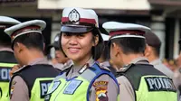 Perkenalkan Briptu Clara, Polwan Cantik Penyelam Pemecah 3 Rekor Dunia