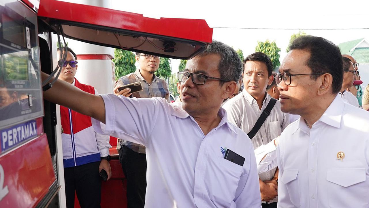Mendag Budi Santoso Segel Mesin Pompa SPBU di Sleman