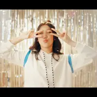 Jenaka Mahila, anak Tora Sudiro dan Mieke Amalia akhirnya debut sebagai penyanyi. [YouTube My Music Records]