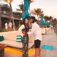 Nathalie Holscher dan Ilham Yogi Liburan Romantis di Bali (Sumber:Instagram/nathalieholscher)