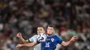 Kroasia memangkas ketinggalan lewat gol bunuh diri pemain Portugal, Diogo Dalot pada menit ke-41. (Patricia DE MELO MOREIRA/AFP)