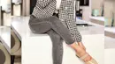 <p>Tweed blazer akan membuatmu terlihat sangat mahal.&nbsp;(instagram/fuji_an)</p>