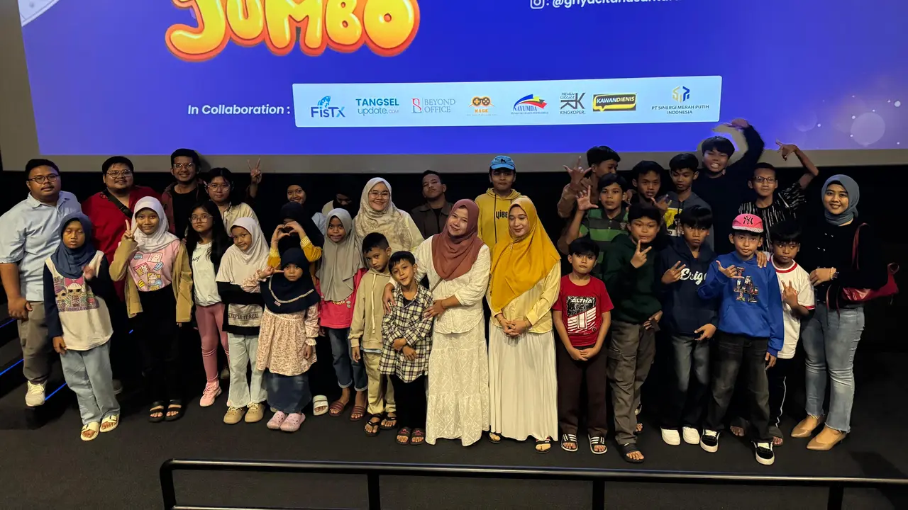 Acara nonton bareng (nobar) film Jumbo bersama anak-anak dari Panti Asuhan Nurul Ikhwan digelar Griya Cita Nusantara Foundation.