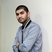 Meski hanya web series, serial ini digarap dengan serius. Satu adegan diambil dengan dua atau tiga angle berbeda. Penata make-up juga menghadirkan wajah zombie yang sangat menakutkan. (Nurwahyunan/Bintang.com)