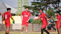 PSM Makassar menggelar latihan perdana untuk mempersiapkan diri menatap Liga 1 2021/2022 di Lapangan Bosowa Sport Centre, Kamis (3/6/2021) sore WIT. (Bola.com/Abdi Satria)