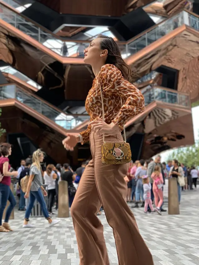 Gaya Luna Maya Hadiri New York Fashion Week 2019 (sumber: instagram/@lunamaya)