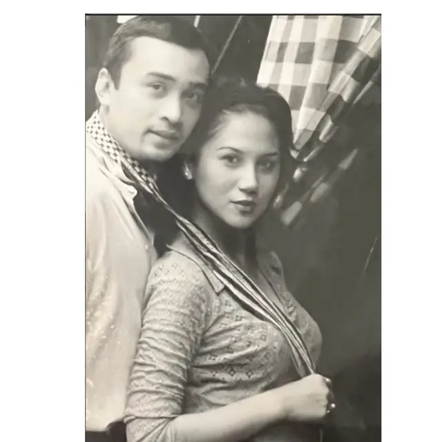 24 Tahun Bersama, Ini 6 Potret Lawas Marini Zumarnis dan Denny Wardhana