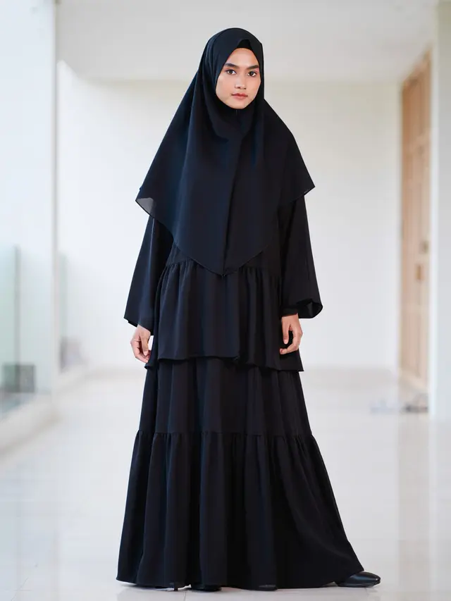 Model Gamis Bahan Wolpeach dengan Potongan Tiered Anggun