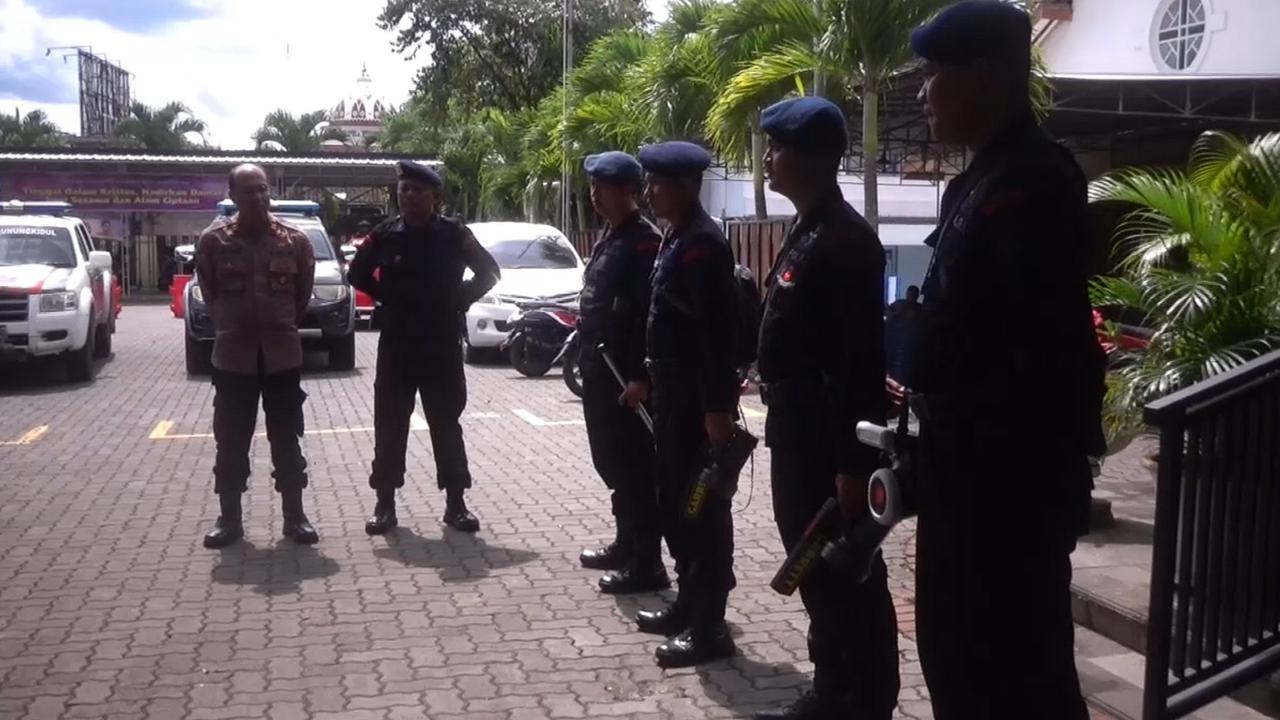 Tim Jihandak Polda DIY di Gereja Gunungkidul