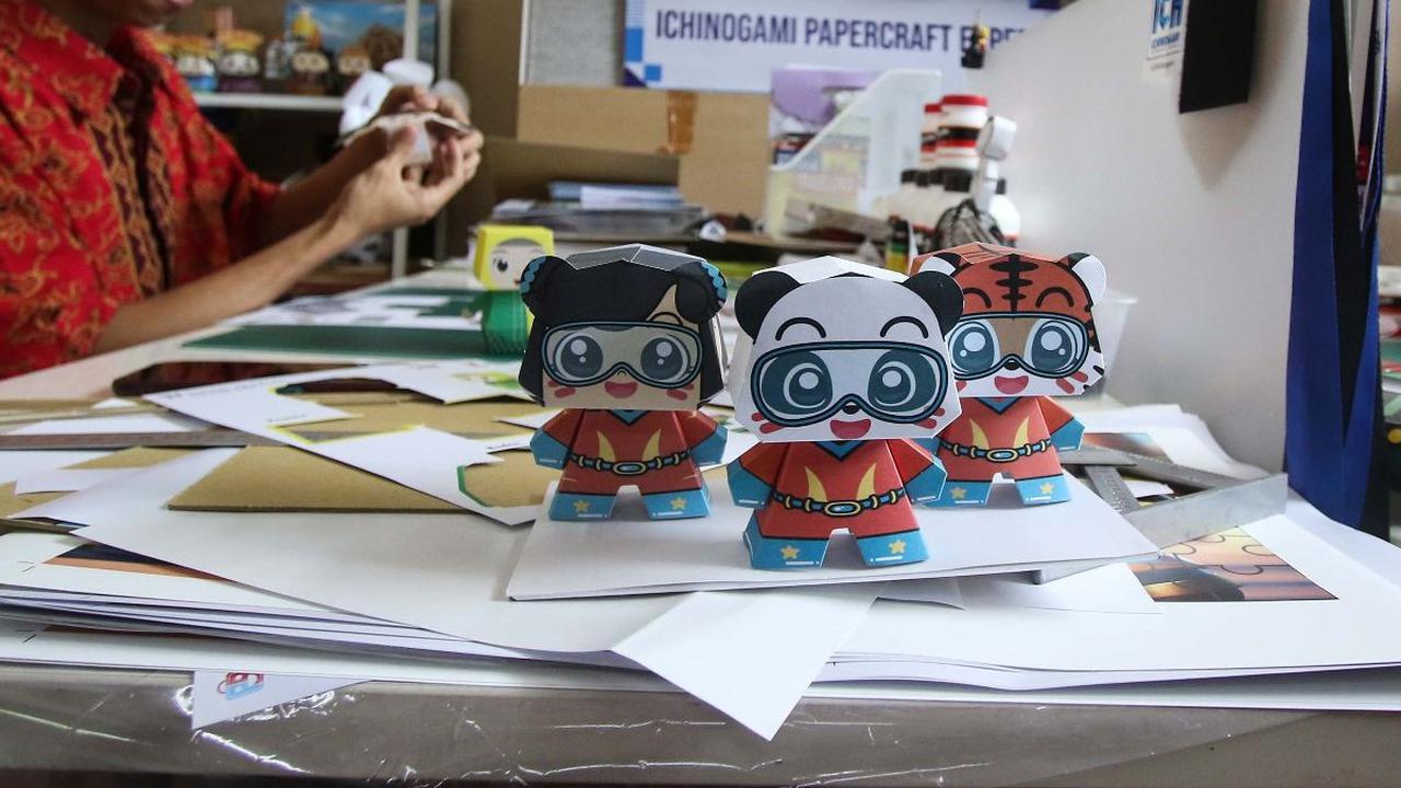 Harga untuk setiap kemasan dari rancang bangun model kertas atau papercraft ini dijual mulai dari Rp50.000 hingga Rp300.000.<br>