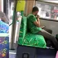 6 Momen Tak Sengaja Motif Baju Sama Dengan Kursi di Bus Ini Kocak (IG/sukijan.id/uglydesign)