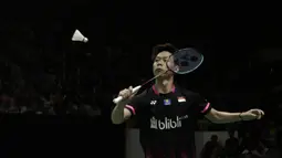 Ganda putra Indonesia, Kevin Sanjaya/Marcus Gideon, saat menghadapi wakil Tiongkok, He Ji Ting/Tan Qiang, pada laga Indonesia Masters 2020 di Istora, Jakarta, Kamis (16/1). Kevin/Marcus unggul 21-19 dan 21-13. (Bola.com/Yoppy Renato)
