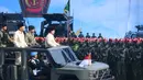 Presiden Prabowo juga meminta kepada Panglima TNI dan Kepala Staf Angkatan untuk mengikuti dan mengkaji terus perkembangan teknologi dan sains. (merdeka.com/Arie Basuki)