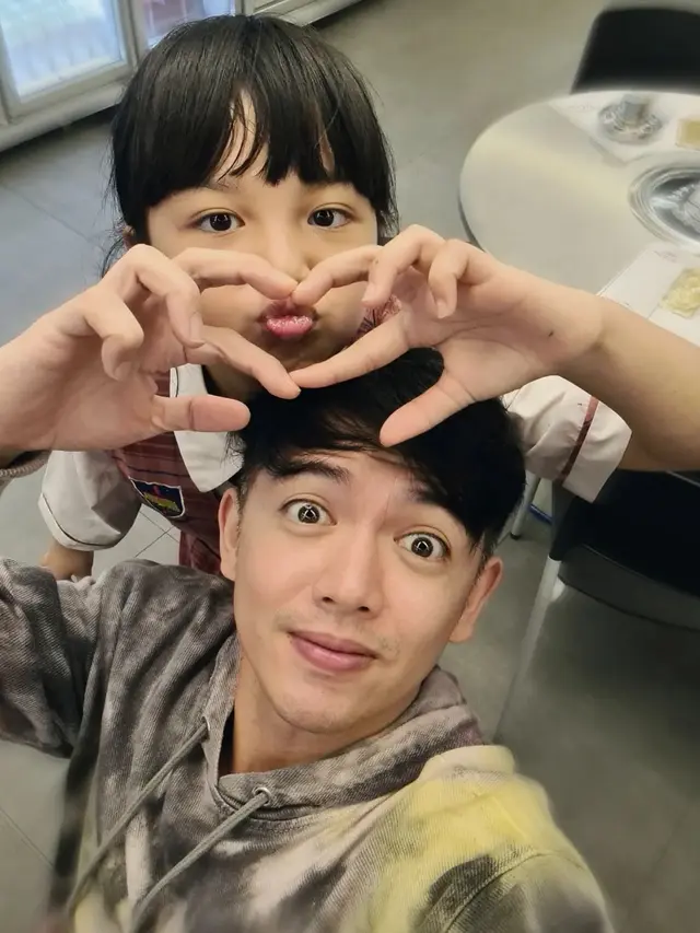 Nicky Tirta dan Putrinya