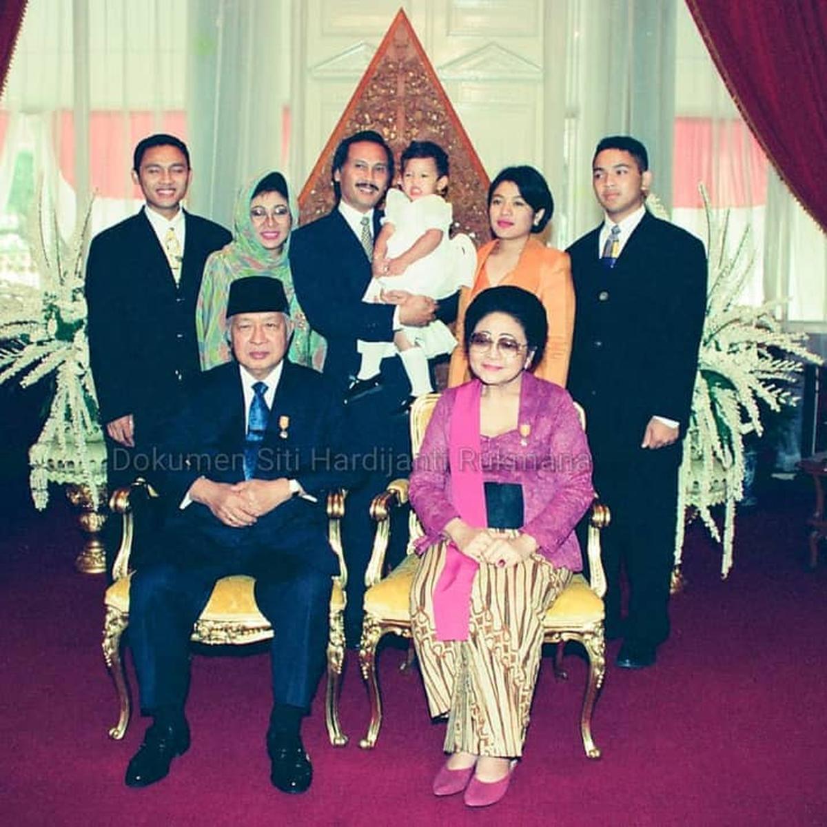 Ungkapan Permintaan Maaf Jadi Sorotan, Intip Potret Kebersamaan Tutut Soeharto dan Sang Ayah
