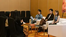 Dalam kesempatan ini, kami berbincang seputar serial The World Between Us 2 yang akan mengudara pada 2025 mendatang. (Foto: Agung Kurniawan)