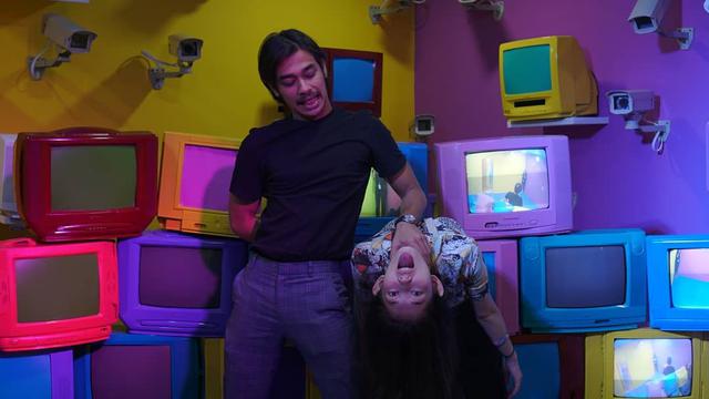 Sama-sama Sudah Gandeng Pacar Baru, Ini 6 Potret Manis Wafda dan Devina Aureel