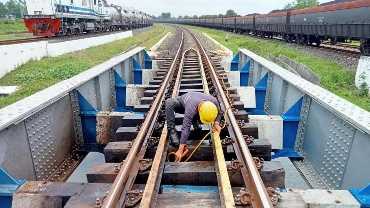 Tahukah Anda KAI Palembang Punya 889 Jembatan? Ini Strategi Perawatan Jembatan KAI Palembang Demi Keselamatan