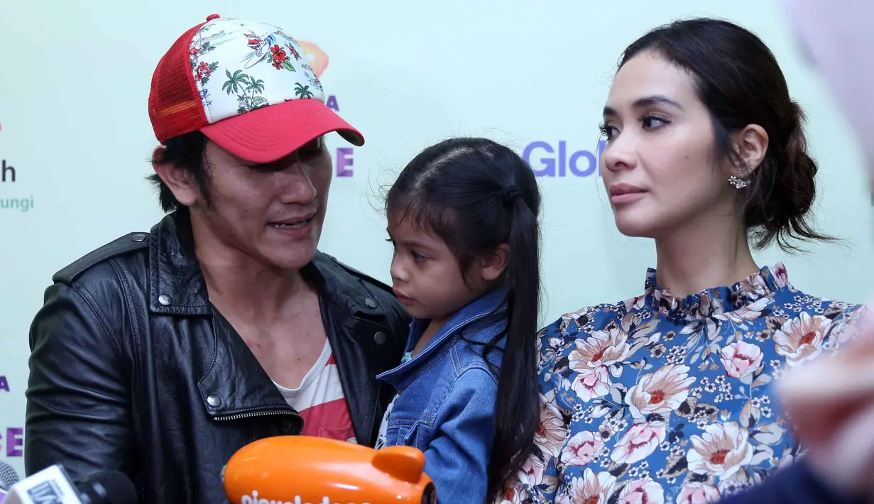 Waktu berkumpul keluarga menjadi lebih banyak saat bulan Ramadan. Dibanding bulan-bulan sebelumnya, bulan suci tahun ini dimanfaatkan Vino G Bastian dengan banyak kumpul bareng keluarganya. (Nurwahyunan/Bintang.com)