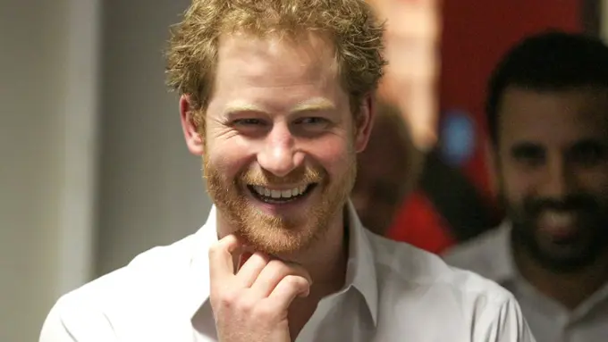 Pangeran Harry mencoba melindungi Meghan Markle yang diserang dengan pemberitaan negatif. (AFP/Bintang.com)