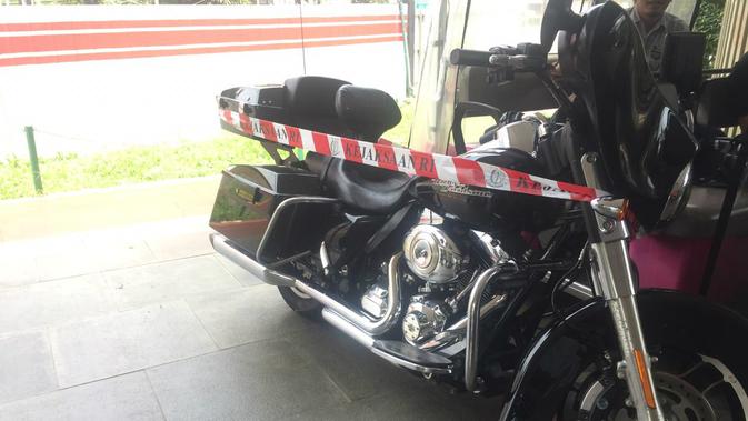 Motor Harley Davidson hasil sitaan dari tersangka kasus Jiwasraya di Kejaksaan Agung (Kejagung), Kamis (16/1/2020). (Liputan6.com/ Muhammad Radityo Priyasmoro)