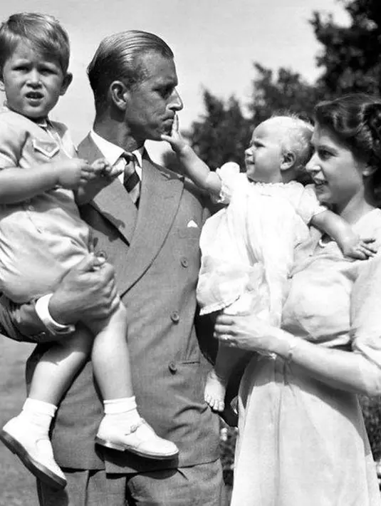 (Instagram/theroyalfamily)