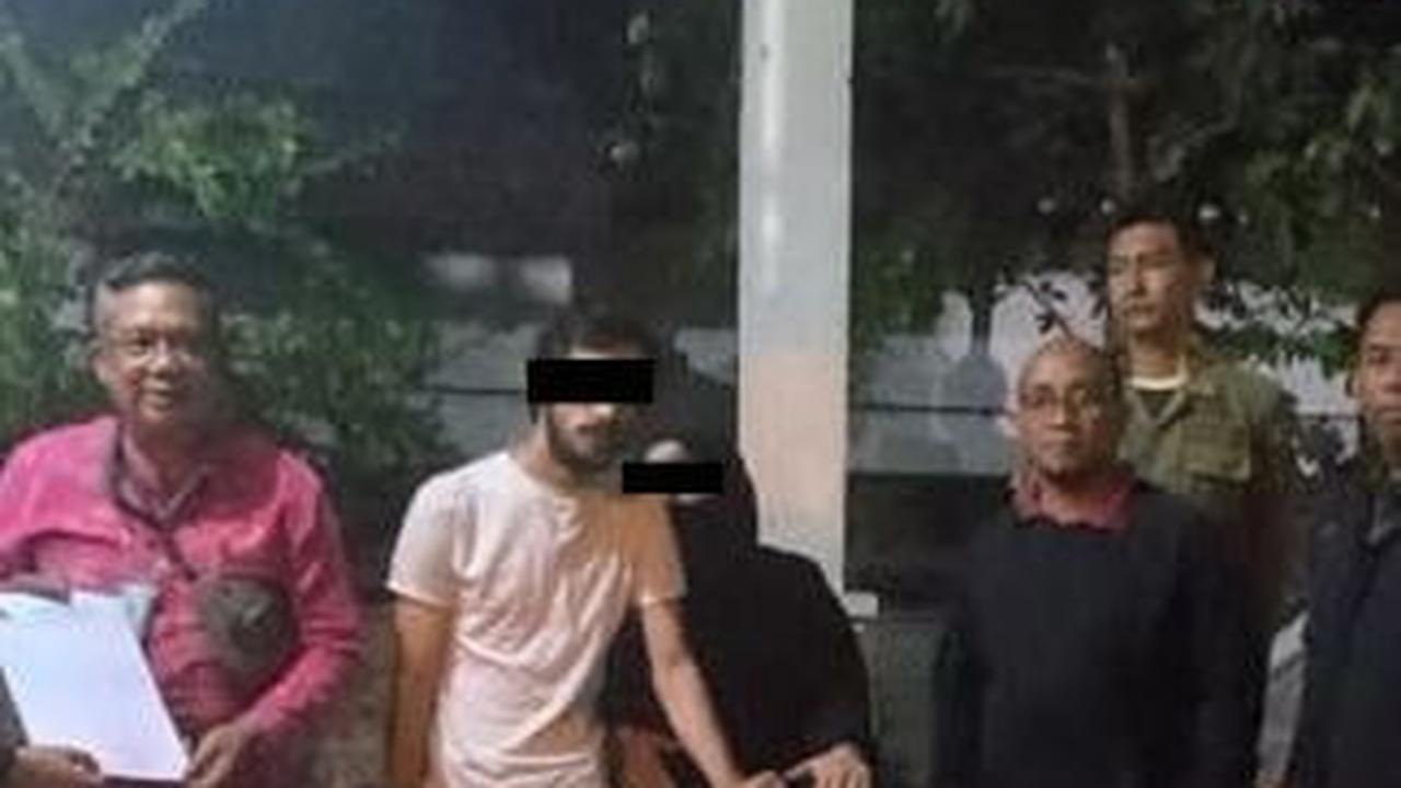 Kehabisan Duit, WNA Yordania Mengemis Bawa Balita di Bali