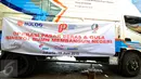 Penampakan mobil Operasi Pasar Bulog 2015 di kawasan Pasar Benhil, Jakarta, Jumat (26/6/2015). Operasi pasar ini untuk menjaga stabilitas harga sembako di bulan Ramadan. (Liputan6.com/Yoppy Renato)