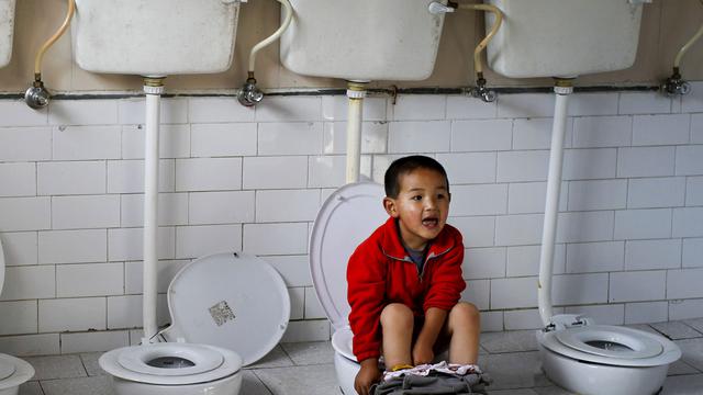 Cara Latih Anak agar Mau Kencing di Toilet Sekolah - Health Liputan6.com