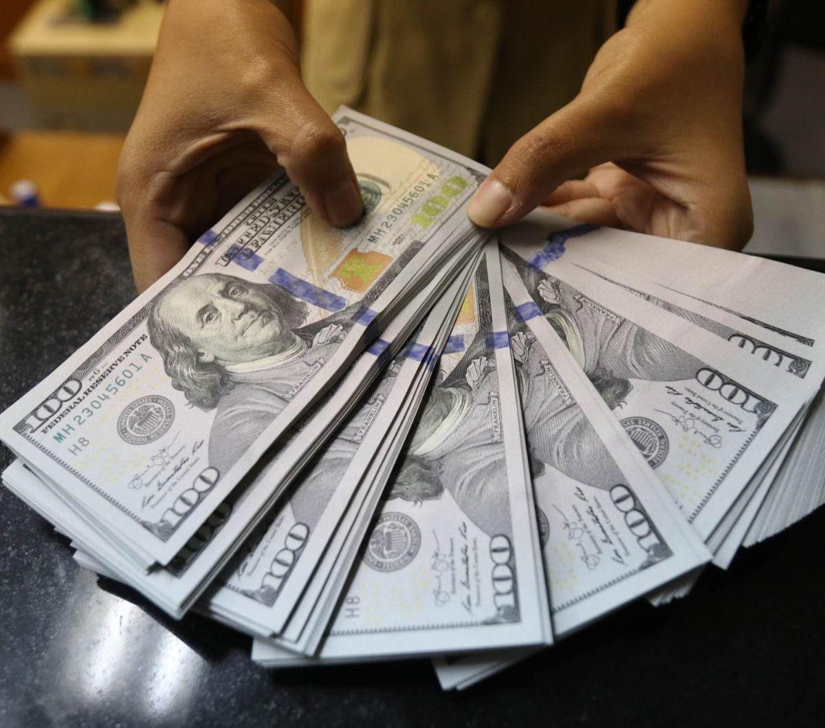 Sementera untuk angka dasar tunjangan luar negeri yang diterima Rosan diperkirakan sebesar USD 7.200 atau Rp 107 juta, karena dirinya ditempatkan di Washington DC, Amerika Serikat.
