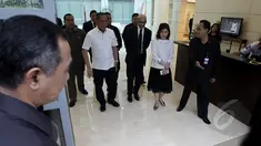 Menteri Pertahanan Ryamizard Ryacudu mendatangi Kedubes Singapura, Jakarta, Kamis (26/3/2015). Kedatangan Ryamizard untuk mengucapkan bela sungkawa atas kepergian mantan Perdana Menteri Singapura Lee Kuan Yew.(Liputan6.com/Johan Tallo)