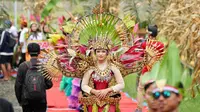 Uniknya Peragaan Busana dari Sayuran, Buah dan Dedaunan di Banyuwangi
