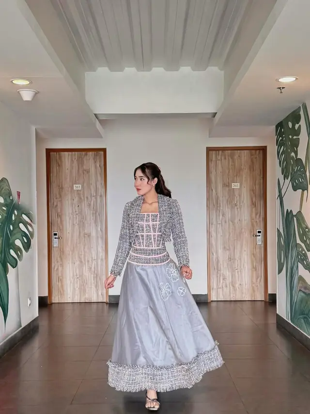 Potret Long Dress ala Yeni Inka