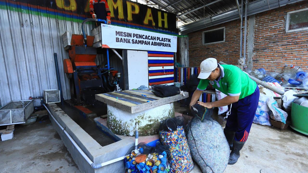 Pertamina Perkuat Program Bank Sampah Berbasis Masyarakat di Cilacap