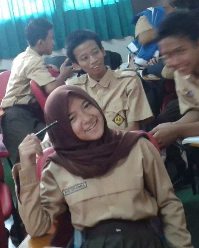 6 Potret jadul Nissa Sabyan dari kecil hingga kini, parasnya nggak banyak berubah sejak SMA