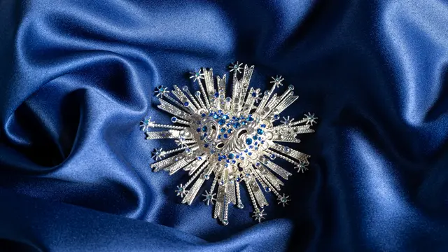 Rinaldy Yunardi memberikan kekayaan cintanya lewat Festive Royale Hamper berkolaborasi dengan InterContinental Jakarta Pondok Indah