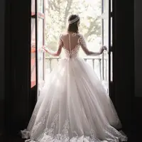 Ilustrasi Baju Pengantin/https://unsplash.com/Asdrubal Luna