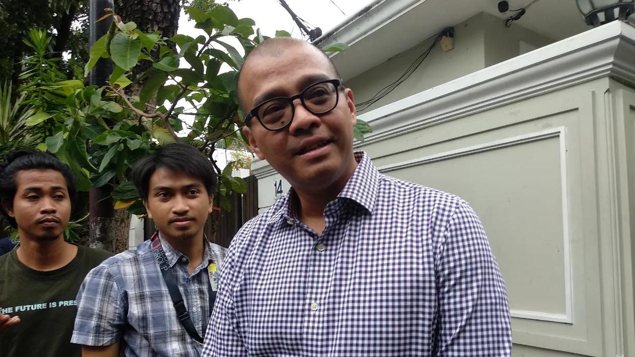 Meski begitu, kepala negara sudah mengizinkan Andi bergabung ke TPN Ganjar.<br>