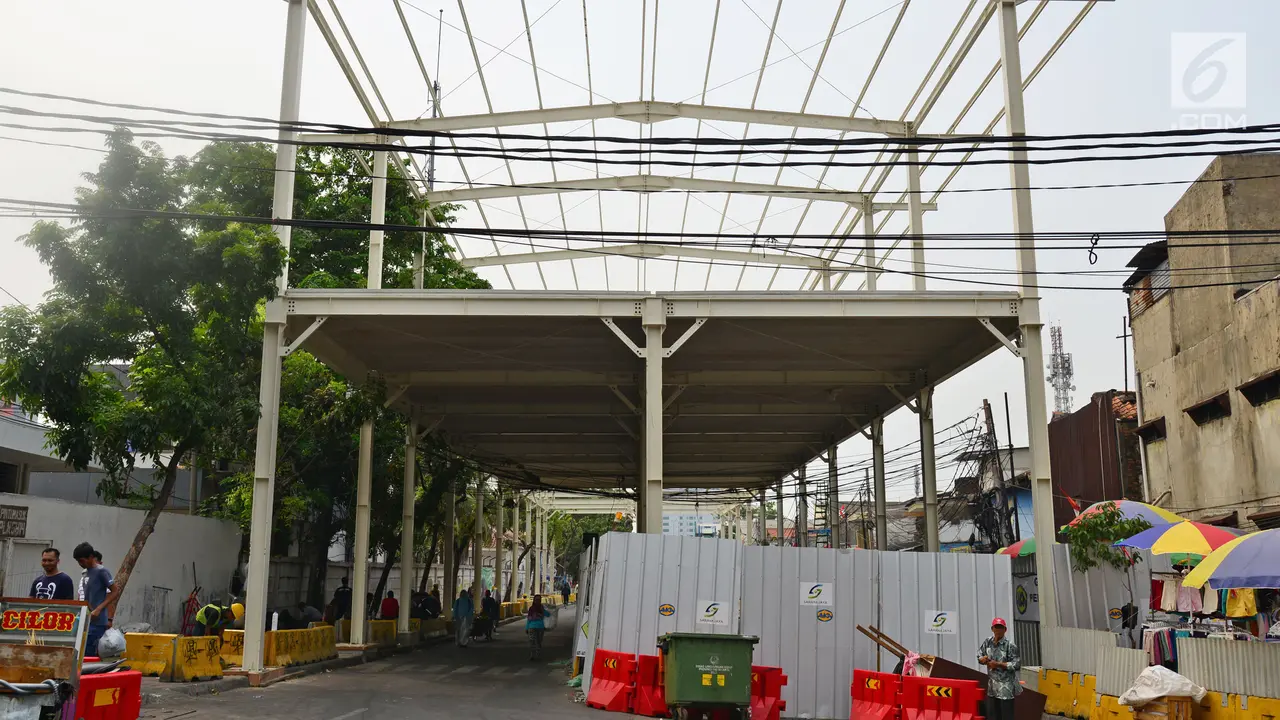 Pembangunan Skybridge Tanah Abang Ditarget Oktober Selesai