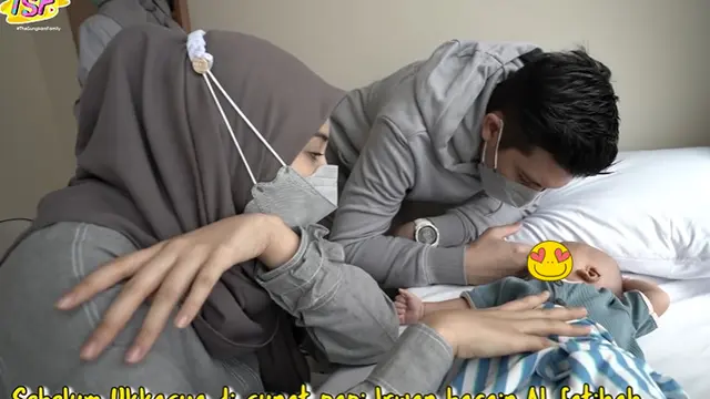 6 Potret Zaskia Sungkar Temani Buah Hati Disunat, Irwansyah Hampir Menangis