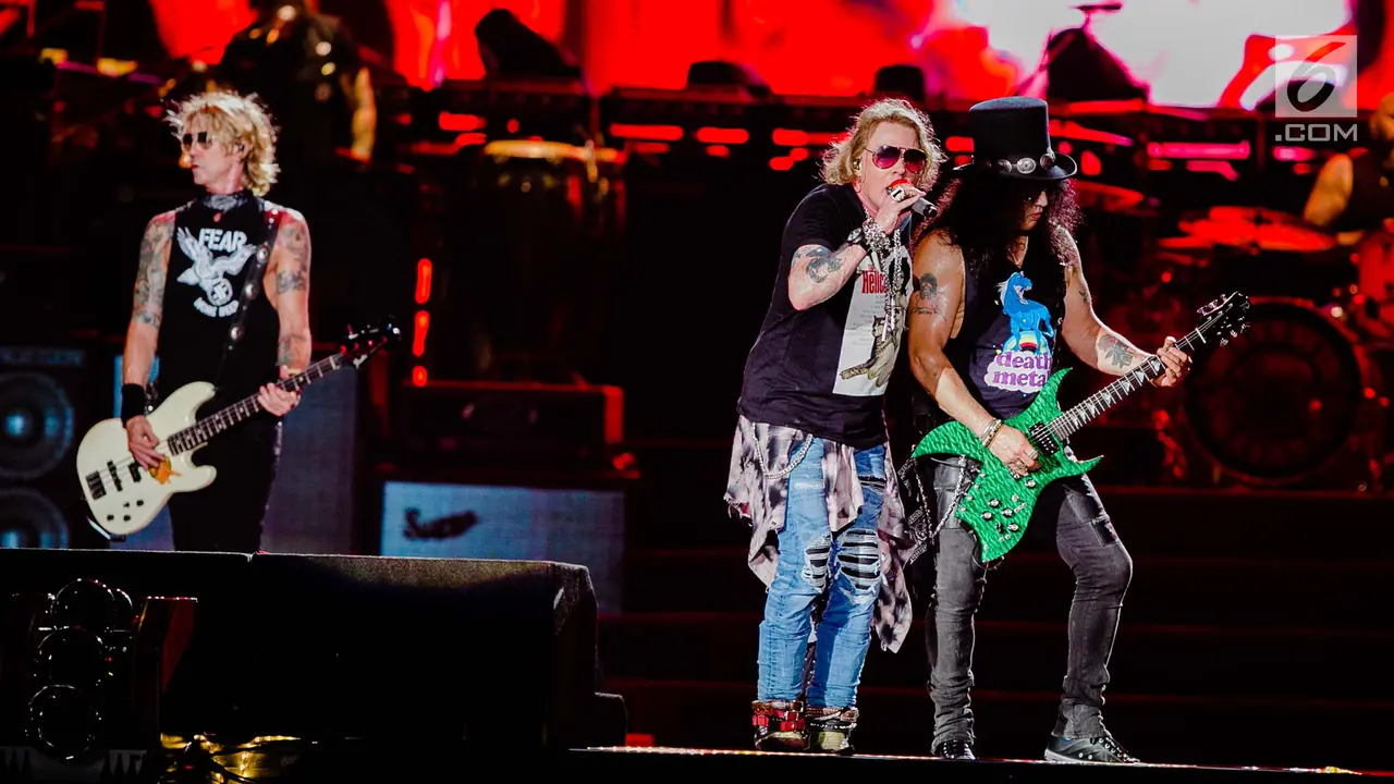 Konser Guns N' Roses Guncang Panggung Stadion GBK