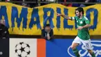 Panathinaikos's Giorgos Karagounis celebrates his goal against Villareal during Group E Champions League cup match at Madrigal Stadium in Villarreal on February 25, 2008. AFP PHOTO/DIEGO TUSON