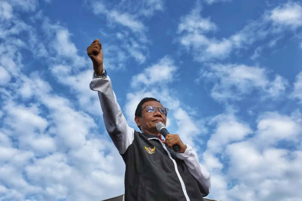 Cawapres nomor urut 3 Mahfud MD di Jalan Kostal Area, Kabupaten Karimun, Kepulauan Riau (Kepri), Sabtu (3/2/2024) (Istimewa)