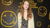 Sosok Model Transgender Pertama yang Tampil di Sampul Majalah Vogue AS, Pose Bareng Bella Hadid