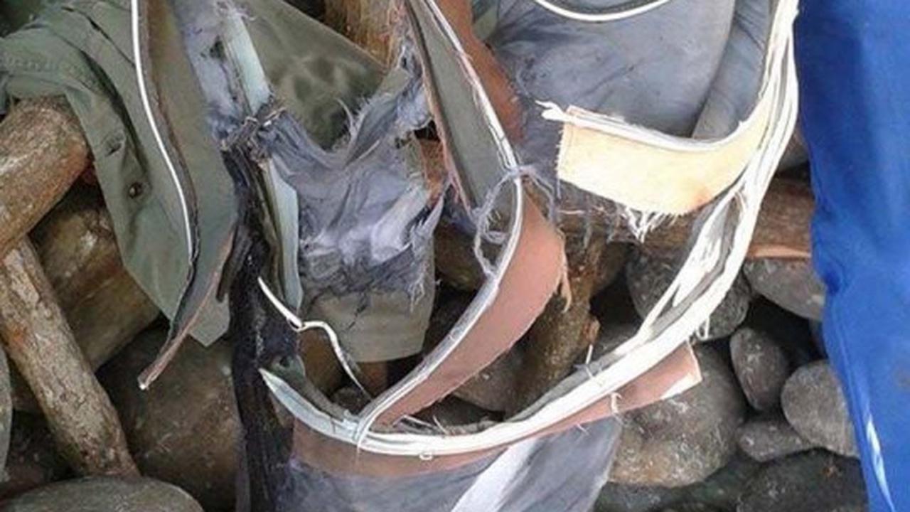 Koper rusak ini ditemukan di dekat serpihan mirip puing MH370