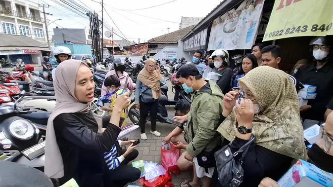 Masker Mulai Langka di Lampung, Warga Antre Sejam