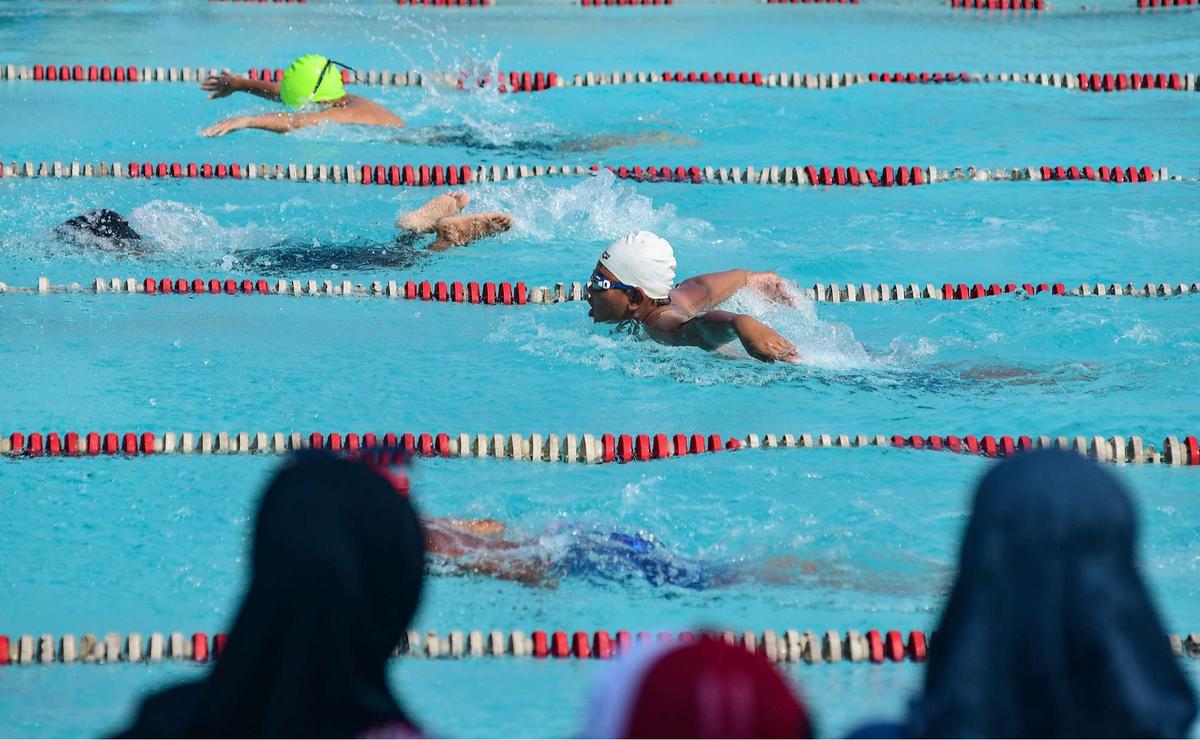 Semangat Murid SD Bertanding Renang dalam Olimpiade Olahraga Siswa Nasional