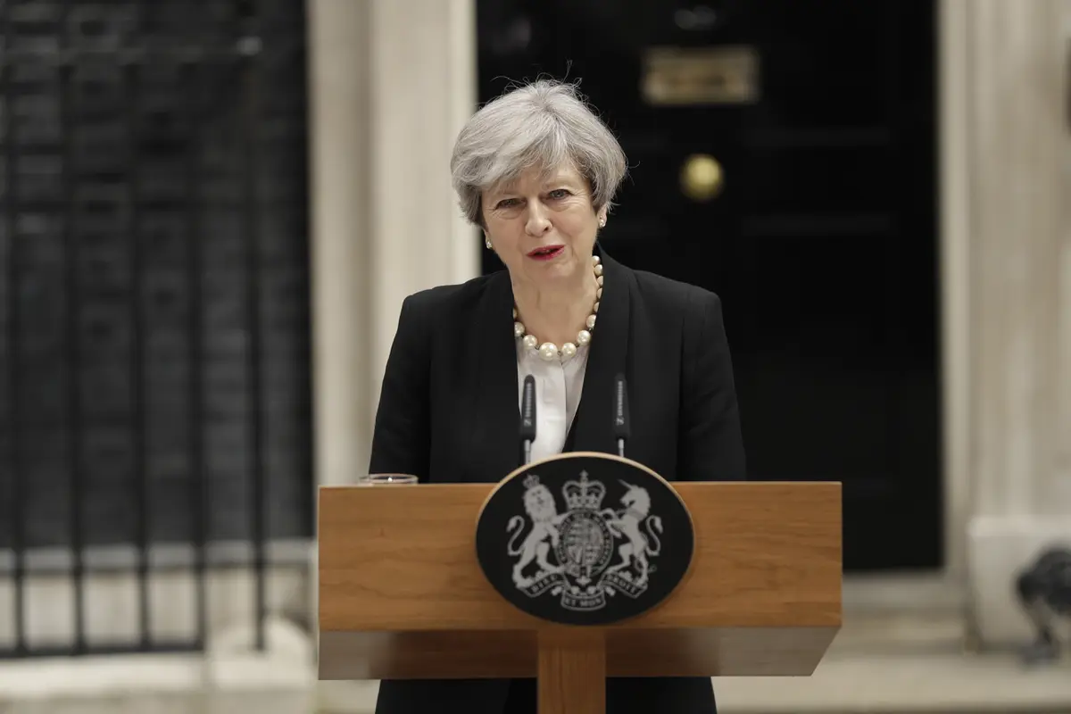 Theresa May saat konferensi pers terkait ledakan Manchester Arena (AP)